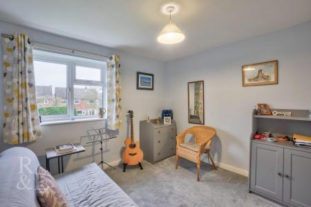 11 Bevedere Close (4).jpg