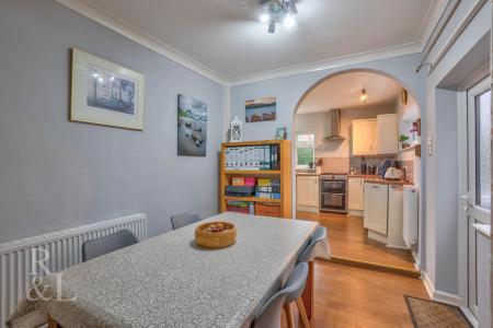 11 Bevedere Close (11).jpg