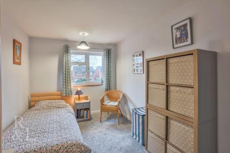 11 Bevedere Close (5).jpg