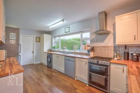 11 Bevedere Close (10).jpg