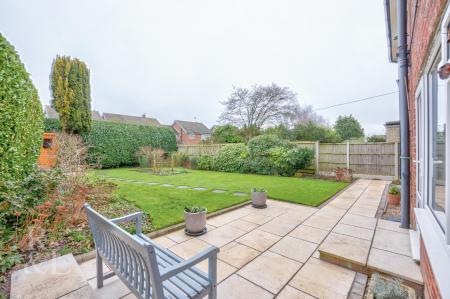 11 Bevedere Close (20).jpg