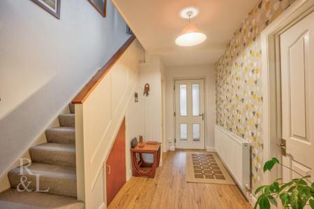 11 Bevedere Close (17).jpg