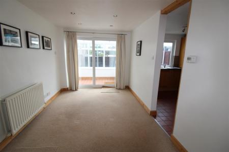 50 Kingswood Dining area June 21.jpg