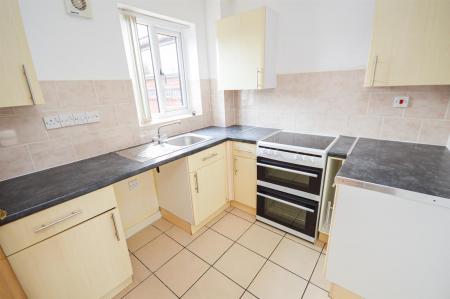 1 Pavillion Close kitchen.jpg