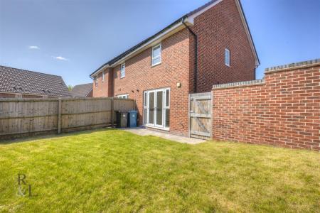 Hornbeam Close (8).jpg