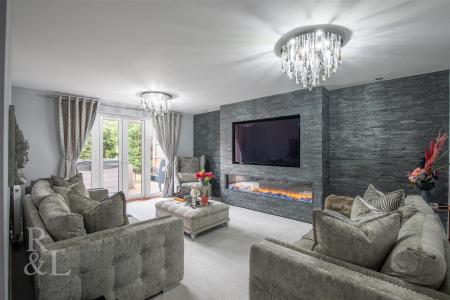 9 Fowler Road (13).jpg