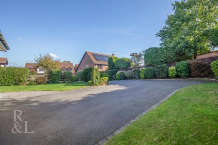 5 Killerton Park Drive (43).jpg