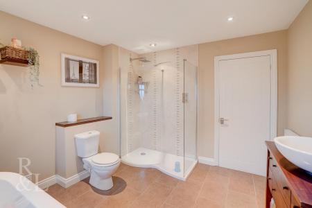 8A Edwald Road (5).jpg