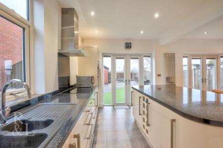 30 Eton Road (14).jpg