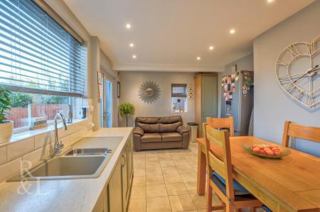 123 Eltham Road (3).jpg