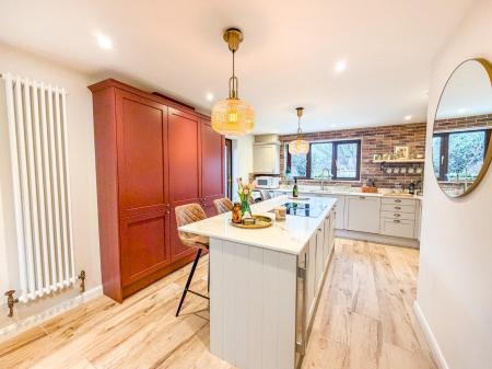 3. Kitchen.jpg