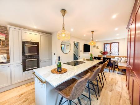 1. Kitchen.jpg