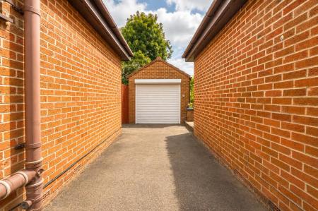 3a9461fb-e10e-44e8-8590-f04fd87ce936.png