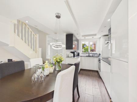 Kitchen/Dining Area
