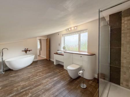 En Suite Bathroom