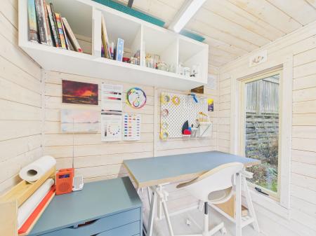 Summer House/Hobby Room
