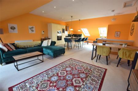 Lounge/Kitchen