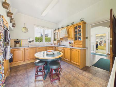 Breakfasting Kitchen