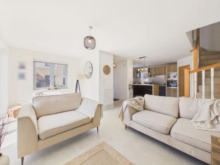 Lounge/Kitchen