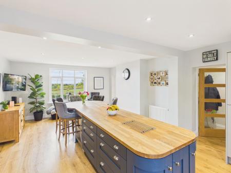 Breakfasting Kitchen
