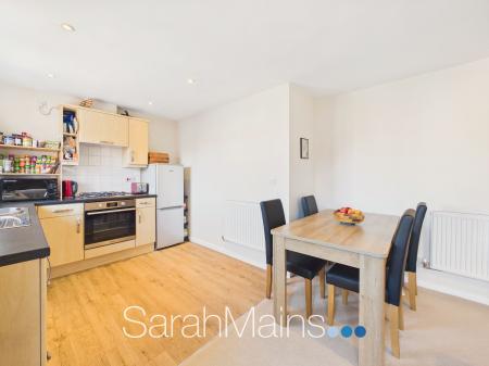 Dining Area & Kitchen
