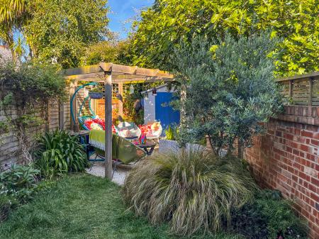 img1531gardenrearhalf2