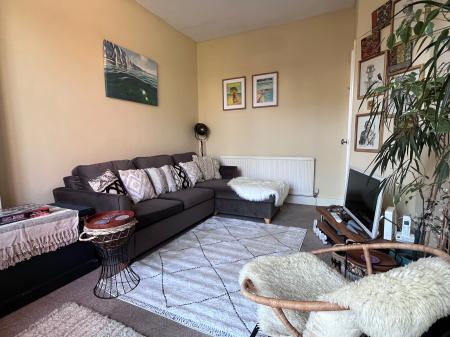 img3451livingroomwideshot2