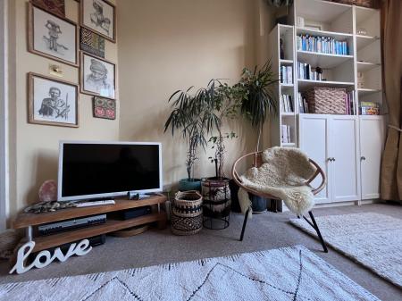 img3471livingroomleftside