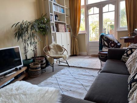 img3428livingroomwideshot1