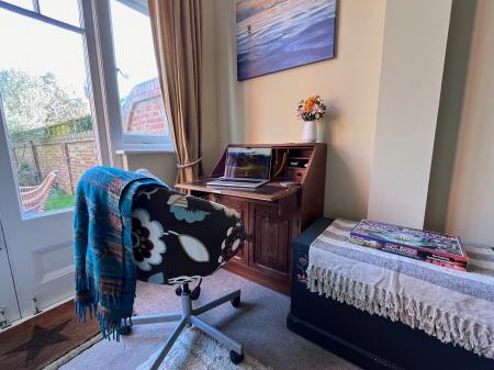 img3412livingroomofficespace