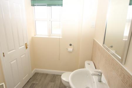 Room 1 ensuite (2)