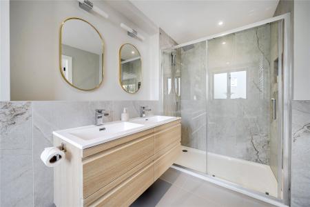 Lower Ground Bathroo