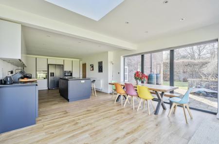 1420514-21-69a5d8...