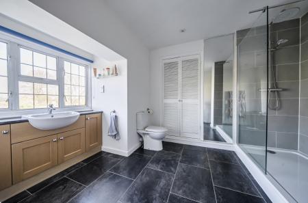 1420514-9-69a5d88...