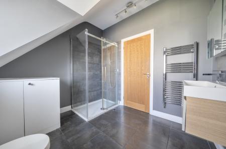 Family Shower Room
