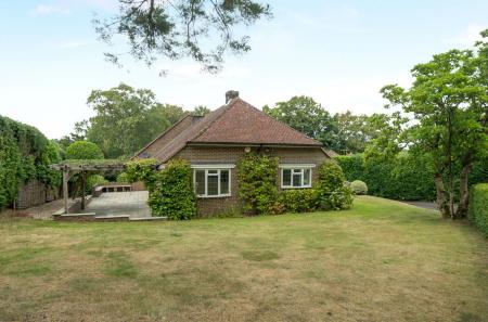 1315835-6-685d456...