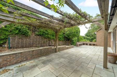 1315835-7-685d459...