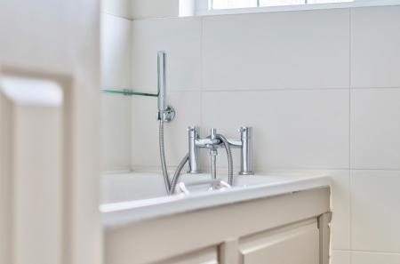 1315835-32-685d4a...