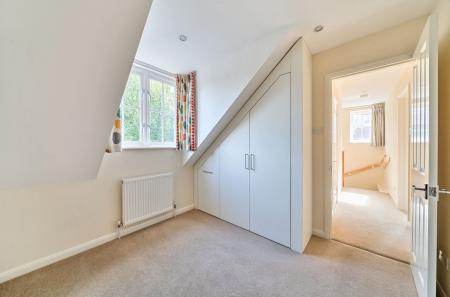 1328331-4-6882282...