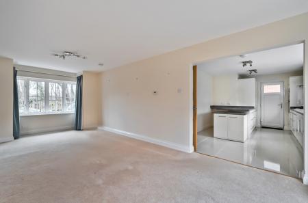 1418225-6-69957e4...