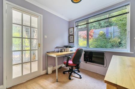 1320885-13-686f92...