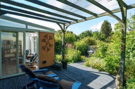 1320885-2-686f81c...