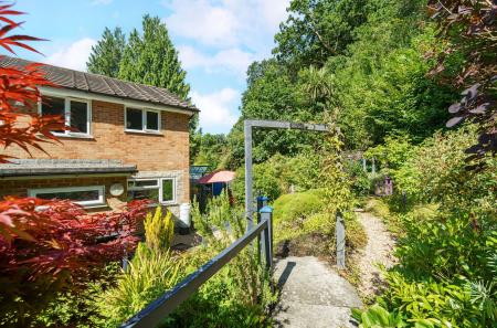 1320885-5-686f845...