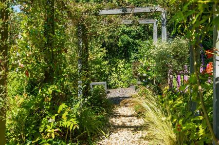 1320885-8-686f879...