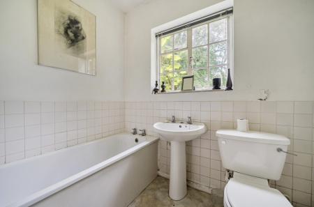 1344064-11-68adca...