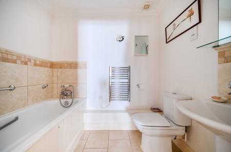 1349438-4-68c0238...