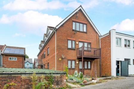 1364957-10-68e657...