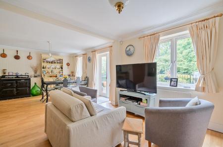 1364753-9-68ed0c1...