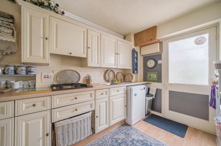 1365876-12-68ee2c...