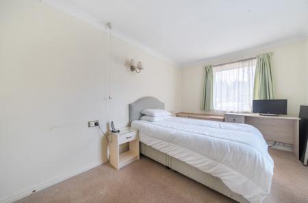 1368896-6-68f0b48...